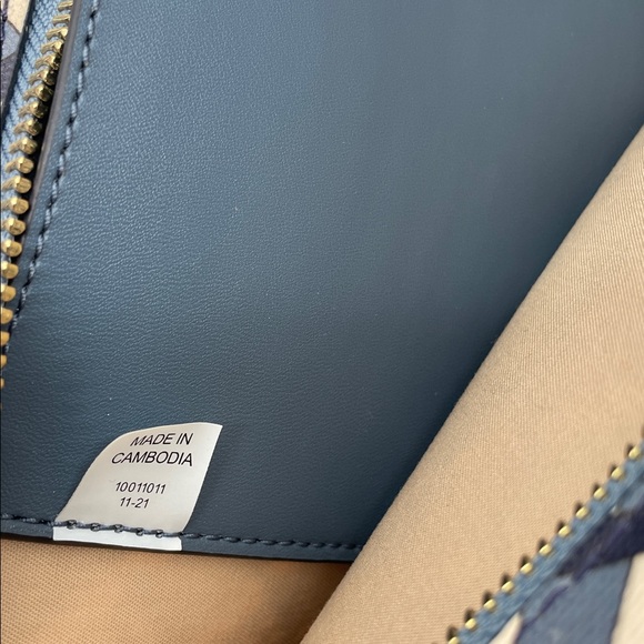 Tory Burch Geo Logo Mini Zip Top Tote in Blue A15 - Picture 8 of 10